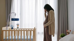 Бременна жена разбира, че бебето й няма да живее, но го износва до термина (ВИДЕО)