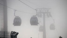 Един човек е загинал, а друг е ранен след падане от ски лифт в курорт в Черна гора