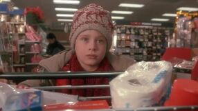 Колко струват хранителните стоки, които Кевин купува в „Сам вкъщи“ през 2025 г. 