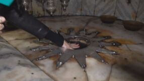 bTV във Витлеем: "Тук се е родил Исус от Богородица Мария". Тук вярващите казват желанията си