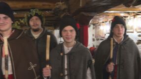 Коледарите от Сгориград тръгнаха с благата вест: „Да се роди доброто във всеки дом“