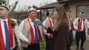 Танцуващите коледари от Ямбол – традиция със саби, предавана през поколения