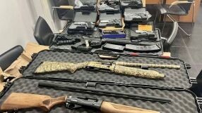 Задържаха голямо количество оръжия и боеприпаси на „Капитан Андреево“