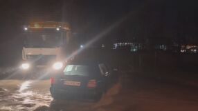 Пазарджишкото село Гелеменово е наводнено от скъсана дига (ВИДЕО)