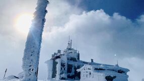 При минус 8° спасиха двама премръзнали туристи под Черни връх