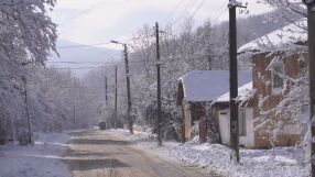 Втори ден без ток: Аварии заради снеговалежа и код за опасно ниски температури