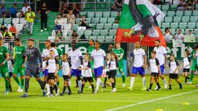 Продават футболен шампион само за 32 евро цента 