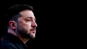 След 10-часова руска атака над Киев: Зеленски отива във Флорида за среща с Тръмп