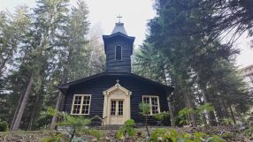 Храм, който няма аналог в България: Къде се намира единствената дървена църква у нас?