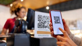QR кодовете и биометричните данни ще станат основен метод за плащане в Русия