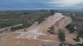 Внезапни наводнения и проливни дъждове отнеха живота на трима души в Испания (ВИДЕО)