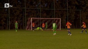 Валери Домовчийски продължава да бележи за Левски, 