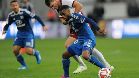 Лаказет се завръща в състава на Лион