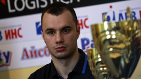 Симеон Чамов вдигна купа 