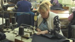 Заплата като в Тунис: Защо шивачките у нас получават по 6 лв. на ден?