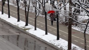 Зимата се завърна в София