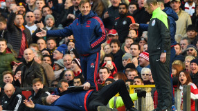 Футболният свят се присмива на Ван Гаал (СНИМКИ + ВИДЕО)