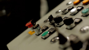 Глад за кадри в Пловдив, индустрията „отглежда” кандидати още от училище