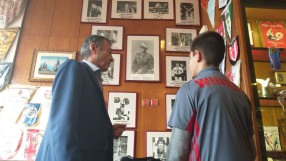 От ЦСКА с жест към момчето, нападнато в автобус 404 (ГАЛЕРИЯ)