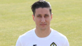 Михаил Александров подписа със 