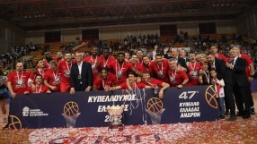 Везенков с дабъл-дабъл за първи трофей с 