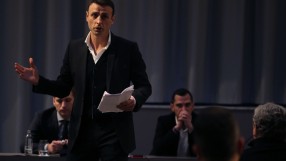 Екипът на Бербатов предложи такса 