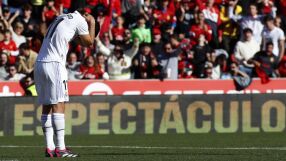 Автогол и пропуск от дузпа провалиха 