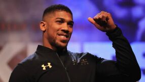 Антъни Джошуа се завръща в Деня на шегата