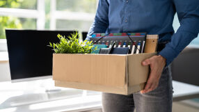 Технологичен гигант съкращава 8000 служители заради AI