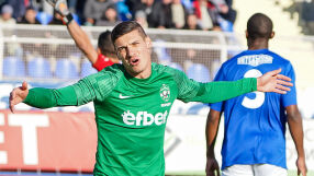 Лудогорец потрепери, но си тръгна с 3 точки от Варна