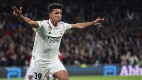 Тийнейджър измъкна Реал от загуба в мадридското дерби