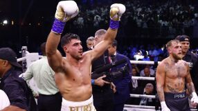 Кристиано и Майк Тайсън заедно на боксов мач (ВИДЕО)