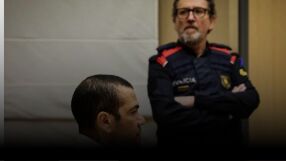 Алвеш през сълзи: Докосваше ме по слабините, търкаше се в мен (ВИДЕО)