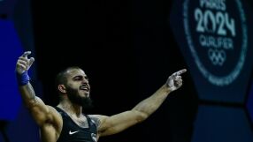 Шампионът Русев: Заплати пак няма, президентът не ме поздрави