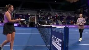 Ръкувай се с ракетата: Грозен скандал в тениса (ВИДЕО)