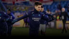 Илия Груев с цял мач, Лийдс крачи към Висшата лига