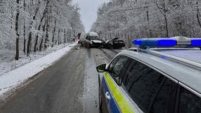 Двама загинали при челен удар на пътя Бургас – Варна