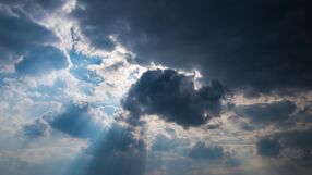 От 3 градуса на северозапад до 15 на югоизток на 6 февруари 