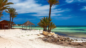 Таен рай на Средиземно море: Остров с тюркоазена вода и фламинго 