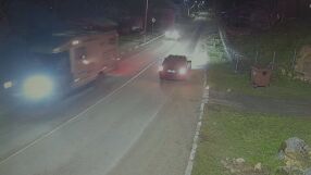 Ексклузивни кадри от изтеглянето на кемпера от Околчица, в който бяха открити три тела