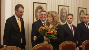 АПС пристигнаха за консултации с президента Илияна Йотова