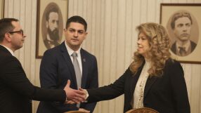 МЕЧ към Йотова: Трябваше да подадете оставка, няма да преговаряме с Вас