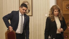 МЕЧ към Йотова: Трябваше да подадете оставка, няма да преговаряме с Вас