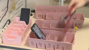 Над 98% от училищата у нас са с пълна или частична забрана за използването на телефони