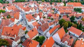 Този немски град е построен от диаманти в метеоритен кратер