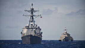 Два американски военни кораба се сблъскаха край Южна Америка