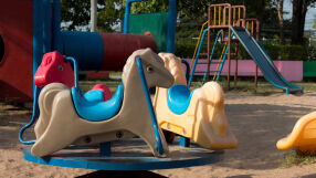 Възпитател в детска градина, снимал как сексуално малтретира деца, получи 18 години затвор