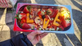 Зоопарка в Бургас отбелязва Свети Валентин с кампания „кръсти червей на бившия“