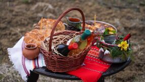 Какво символизира ритуалното зарязване на лозата? (ВИДЕО)