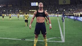 Роналдо спря бойкота и крачи към гол №1000 (ВИДЕО)